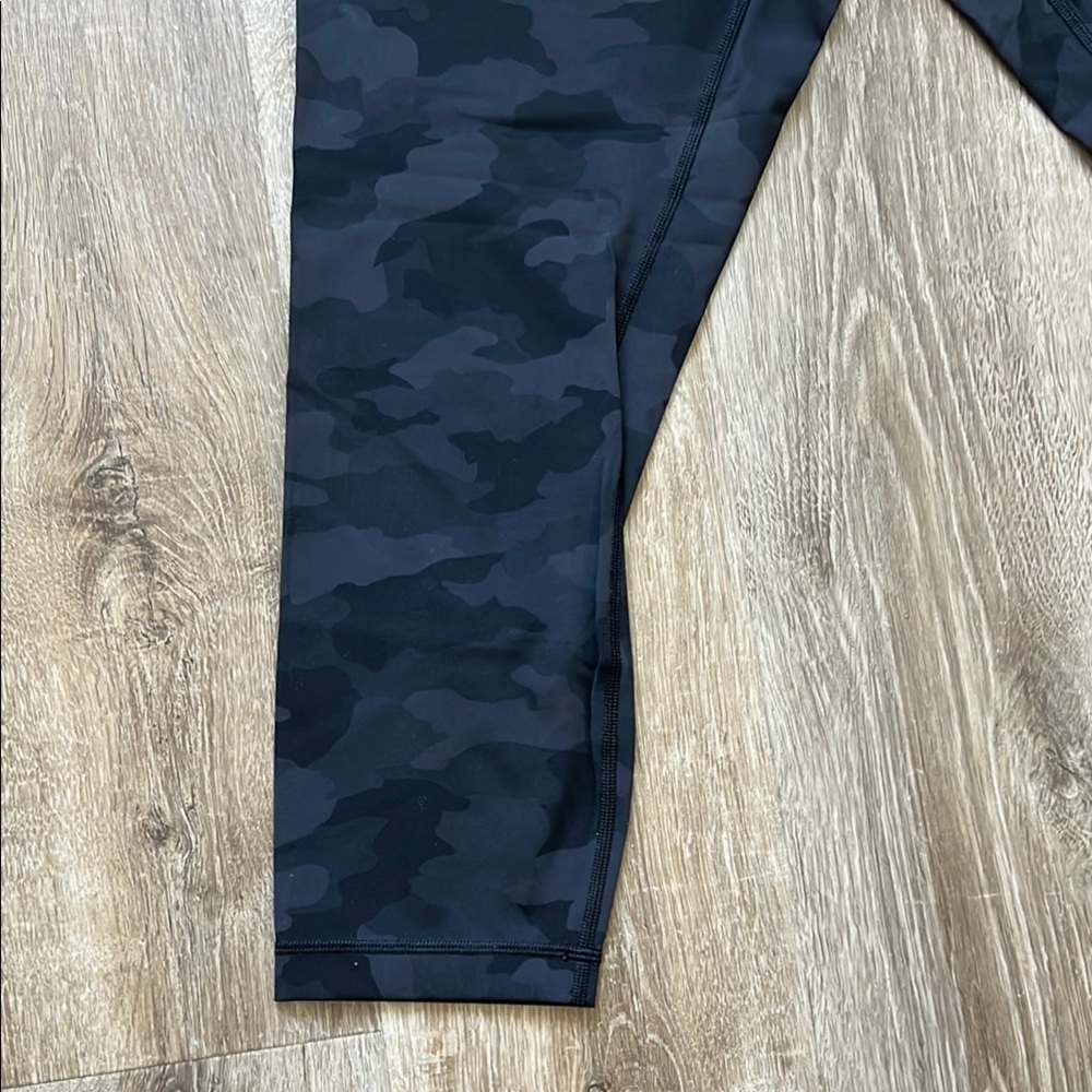 Lululemon Black/Camo High-Waisted Cropped Leggings - Picture 5 of 5